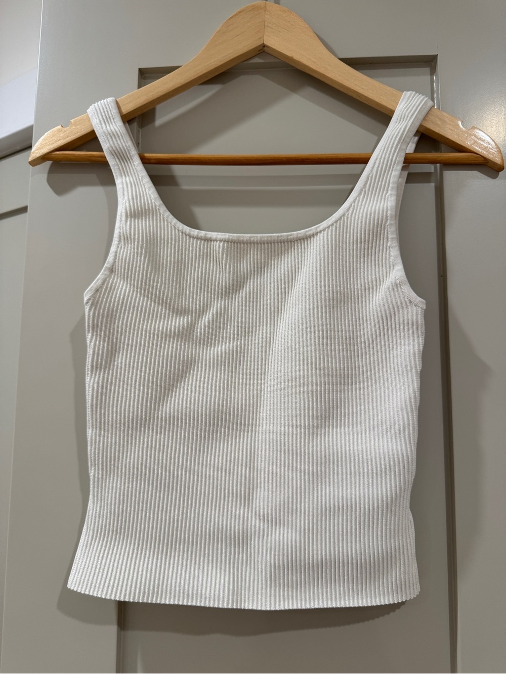 ARITZIA Babaton Ribbed Square-Neck Tank Top - Cream